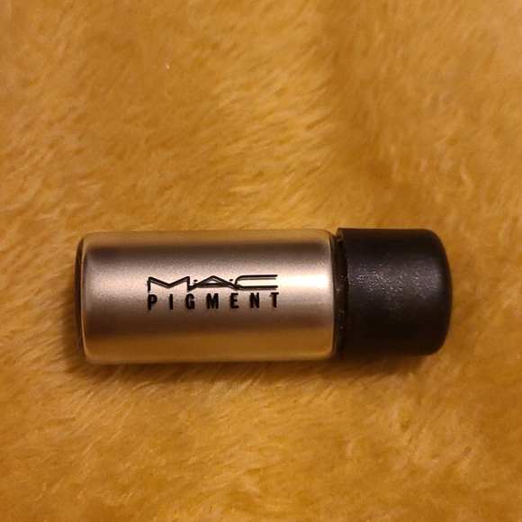 MAC makeup - Picture 2 of 4